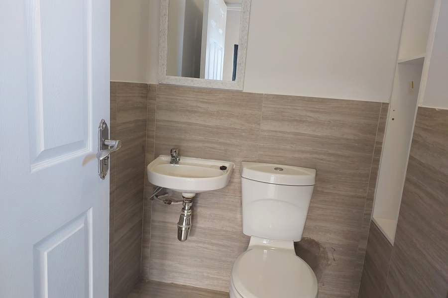 2 Bedroom Property for Sale in Parklands North Western Cape